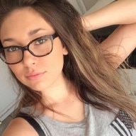 Sexy Russian woman under 25 living in New York